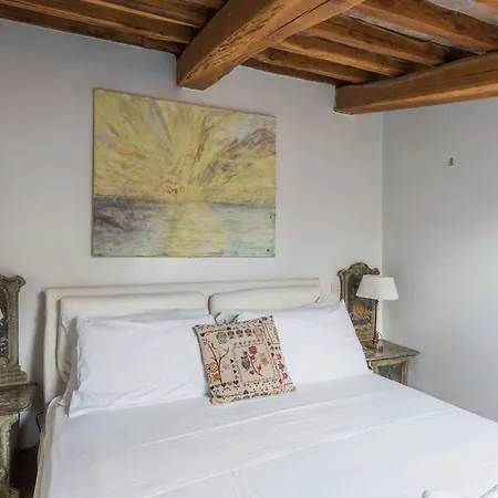 Cozy Wooden Apt In Piazza Navona Apartment Rome