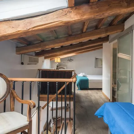 Apartment Cozy Wooden Apt In Piazza Navona Rome